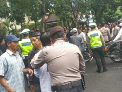 BREAKING NEWS Nyaris Ricuh, Dirut PDAM Didorong Mundur Saat Masuki Kantor