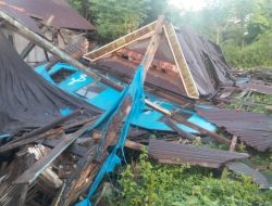Saat Rumah Daeng Tia Baso Roboh, Ibu Tenri Hadir Membawa Harapan
