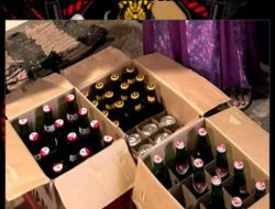 Polres Bantaeng Sita Puluhan Botol Miras Ilegal dalam Operasi Pekat Lipu 2026, Dua Penjual Terjaring