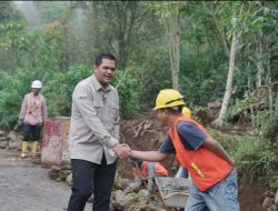 Peduli Petani, Bupati Bantaeng Tinjau Perbaikan Ruas Jalan Biringere