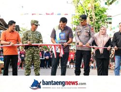 Semarak HUT ke-81 RI, Bupati Bantaeng Resmikan Gapura Kampung Bissampole dan Lepas Peserta Fun Run 2026