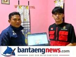 Mahasiswa KKN Unhas Optimalisasi Media Informasi melalui Pembuatan Media Sosial Kelurahan Karatuang