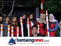 Mahasiswa KKN-T Gelombang 116 Unhas Pasang Reflektor Jalan untuk Dukung Keselamatan Warga di Lembang Gantarangkeke