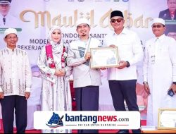Hadiri Maulid Akbar di Ponpes Modern Al-Aksi, Bupati Bantaeng Wakafkan 50 Al-Qur’an